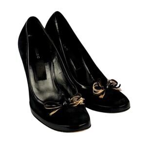 Vintage 90s Marc Jacobs Black Suede pumps with bow detail, size US 6.5